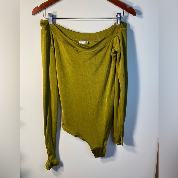 NEW Free People|| asymmetric bodysuit in olive green. Size Medium - Picture 5 of 10